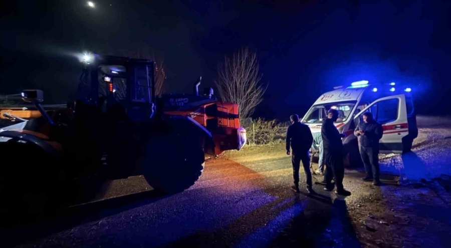 hasta almaya giderken yolda kalan ambulansı özel idare ekipleri kurtardı