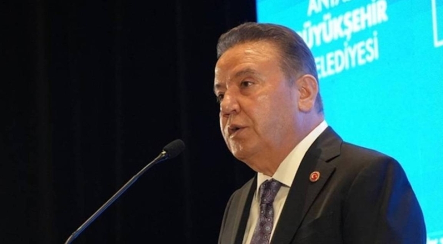 İkinci kez acilen hastaneye kaldırılan Muhittin Böcek'ten ilk açıklama