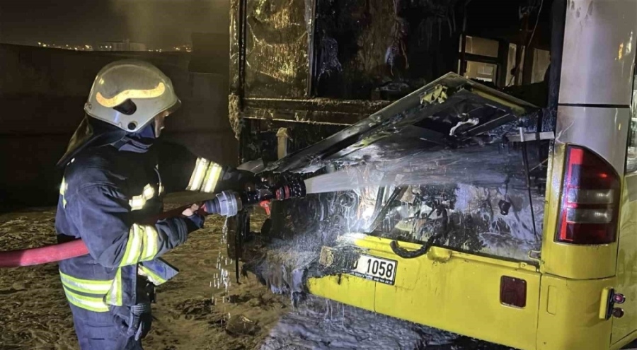 Yozgat'ta özel halk otobüsü yanarak kullanılmaz hale geldi