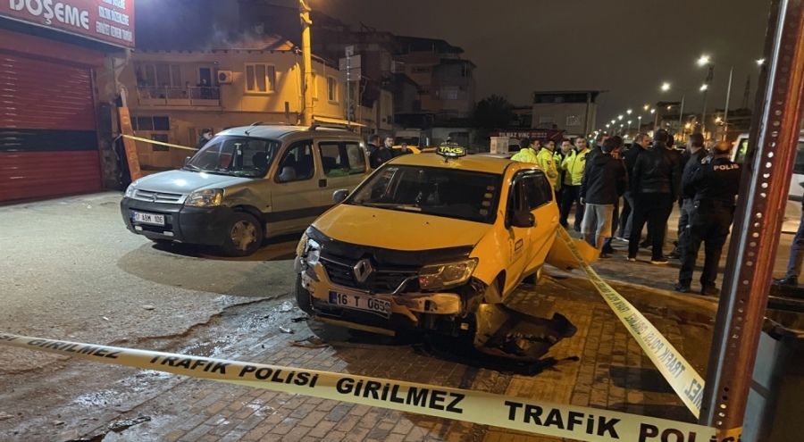 Bursa'da kaçırılan taksiyle kaza!