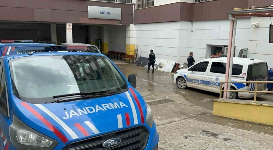 Balkondan düşen yaşlı adam yaşamını yitirdi