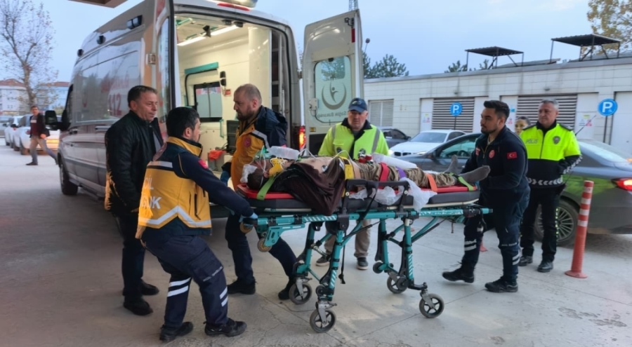 Bursa'da kontrolden çıkan minibüs şarampole yuvarlandı