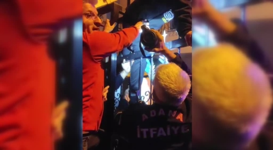 Adana'da bacağı demir korkuluğa saplanan çocuğu ekipler kurtardı