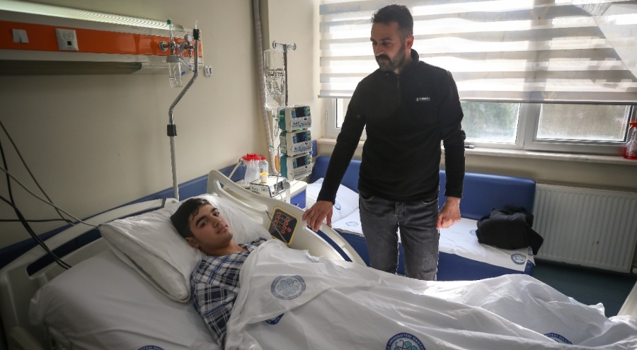 Mantardan zehirlenen genç Bursa'da babasının karaciğeriyle hayata tutundu