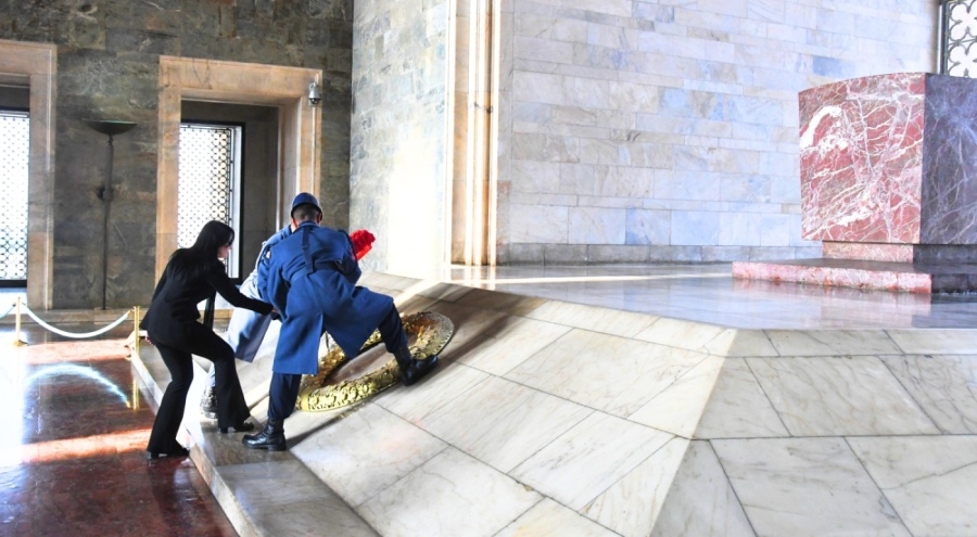 Bursa Sağlık ve Eğitim Gönüllüleri Derneği'nden Anıtkabir ziyareti