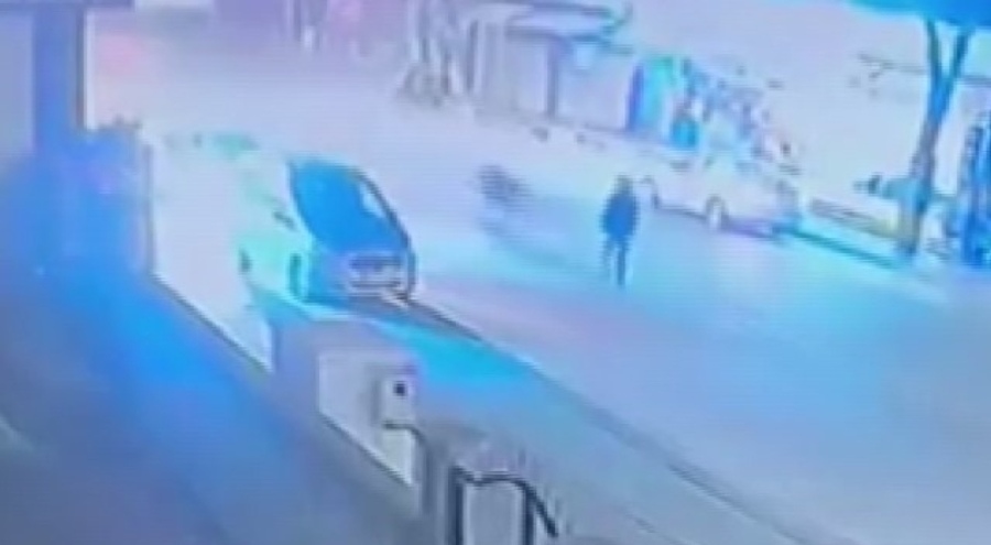 Konya'da yolun karşısına geçmek isteyen çocuğa motosiklet çarptı