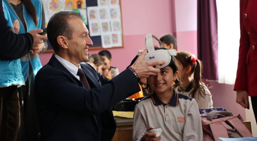 "Enerjini Geleceğe Taşı" projesi ile 500'ü aşkın okulda enerji farkındalığı