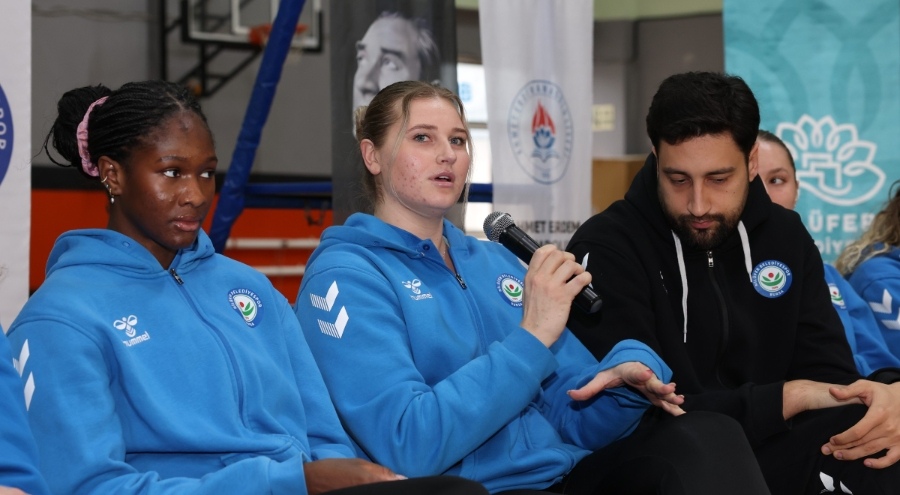 Nilüfer'in Sultanları lise öğrencileriyle buluştu