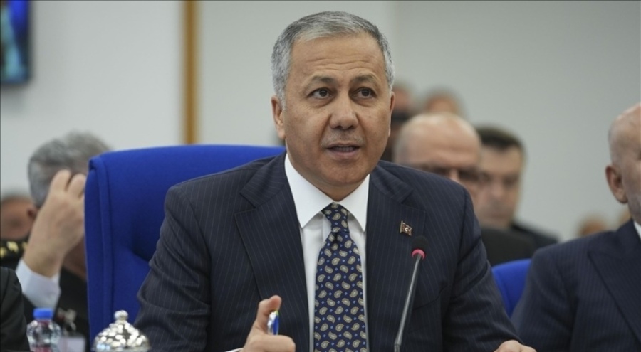 İçişleri Bakanı Ali Yerlikaya duyurdu: Polise çarpan şüpheli tutuklandı