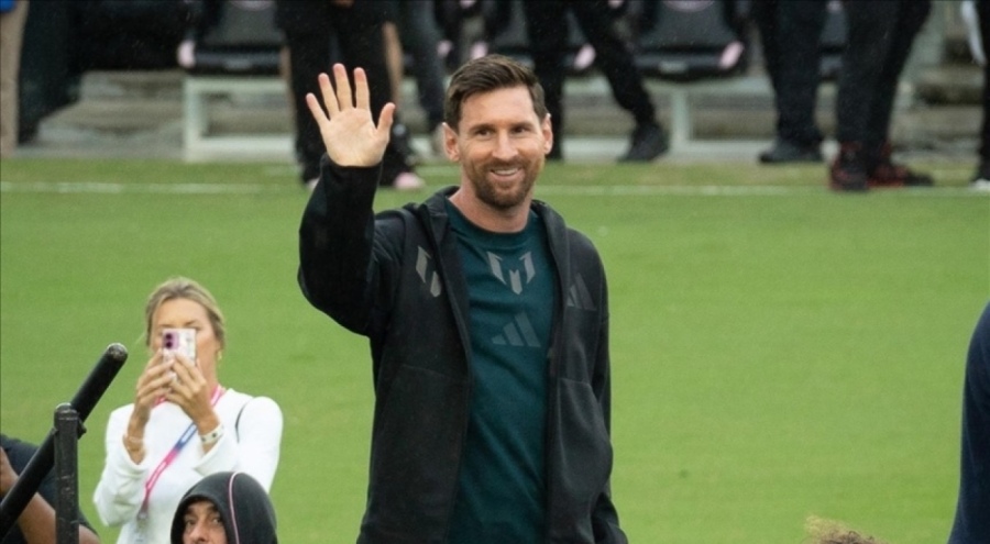 Messi'nin Hindistan turu olaylı başladı
