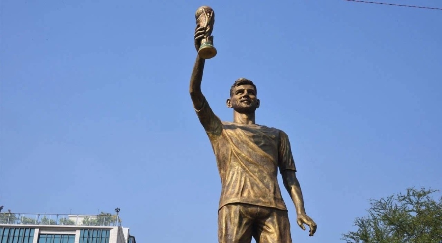 Hindistan Kalküta'da Messi heykeli açıldı