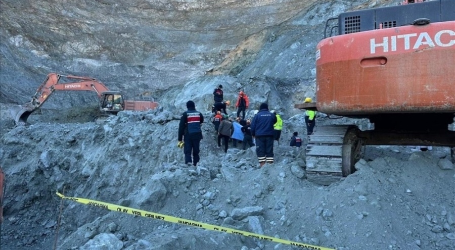 Sivas'ta göçük altında kalan şantiye müdürünün cansız bedenine ulaşıldı
