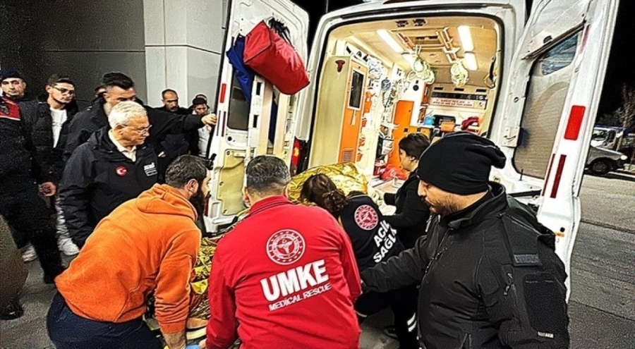 Hasan Dağı'nda mahsur kalan 2 öğrenci helikopterle kurtarıldı