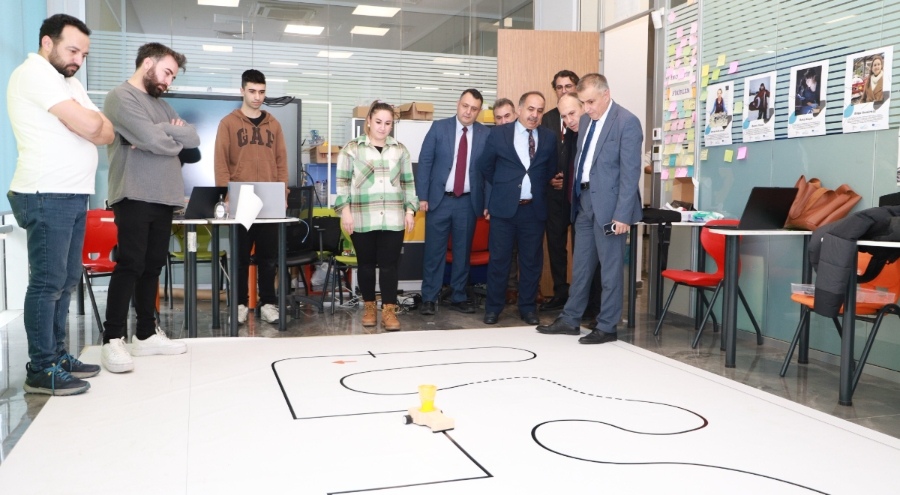 Bursa'da "Geleceğe Yapay Zeka ile Hazırlan" programı gerçekleştirildi