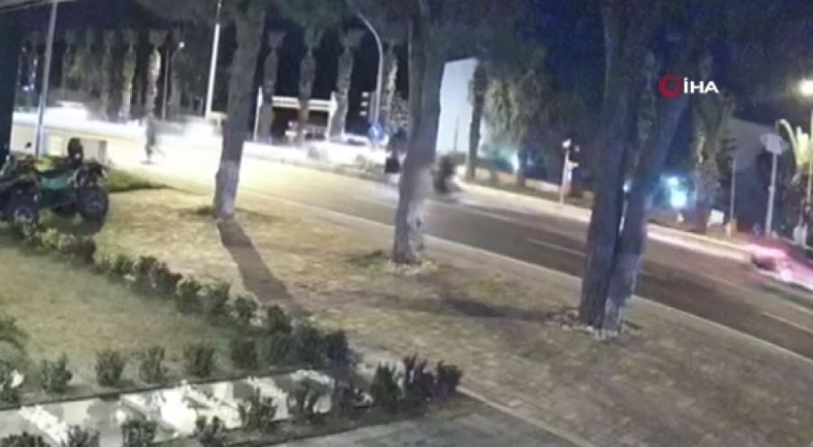 Otomobilin çarpmasıyla metrelerce yükseğe savruldu, hayatını kaybetti