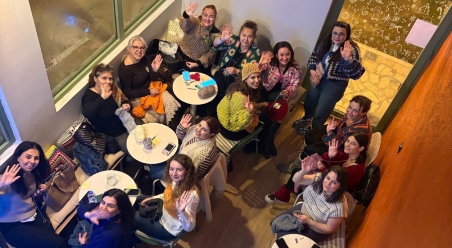 Bursa'da kadınlardan örgü tutkunlarını bir araya getiren yarış