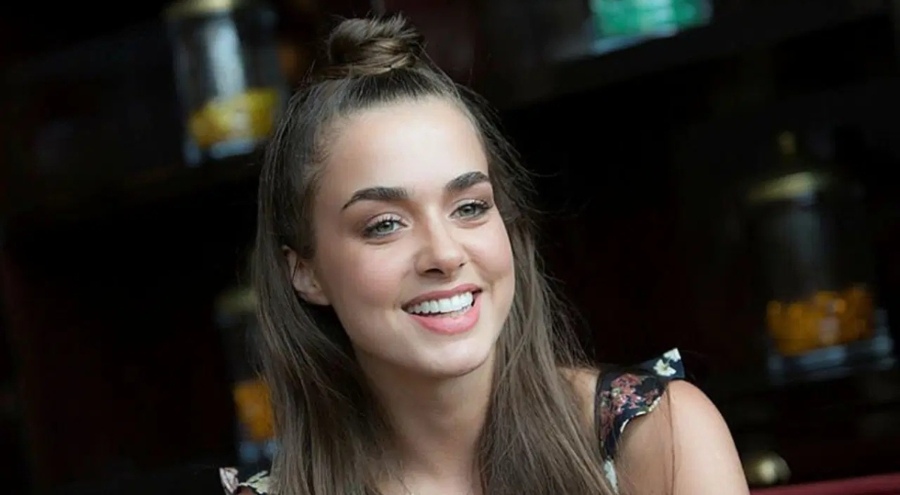 Bensu Soral'dan takipçisine sert yanıt