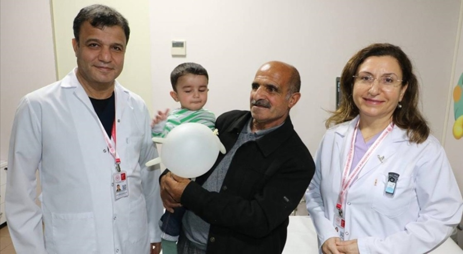 Kalbi yarım doğan bebek, İstanbul'da uygulanan tedaviyle hayata tutundu