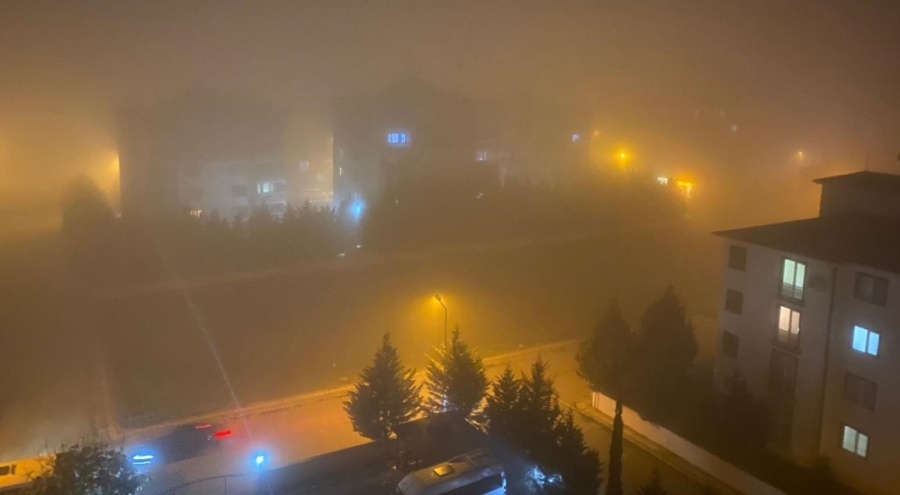 Bursa Yenişehir'de sis etkili oldu, görüş mesafesi 1 metreye kadar düştü