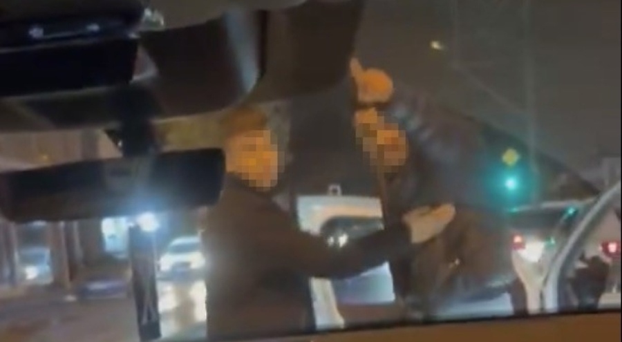 Bursa'da trafikte korku dolu anlar! Öfkeli sürücü küçük çocuğu hiçe saydı