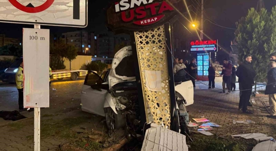 Hatay'da kaza yapan sürücü aracı bırakıp kayıplara karıştı