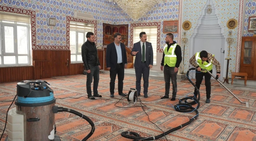 Yenişehir'deki camiler üç aylar için hazırlanıyor