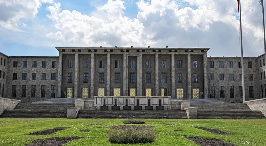 TBMM'de yeni taciz iddiası: 'Şikayetin ardından tehdit edildim'