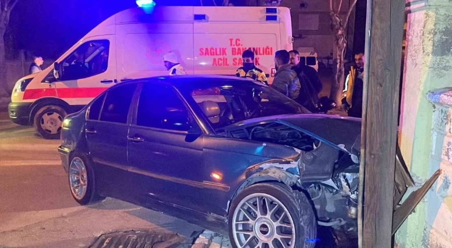 Karaman'da iki otomobil çarpıştı: 5 yaralı