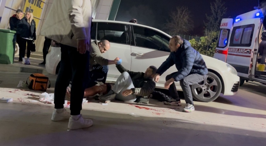 Bursa Tofaş Spor Salonu'nda dehşet! Veliler arasında bıçaklar çekildi