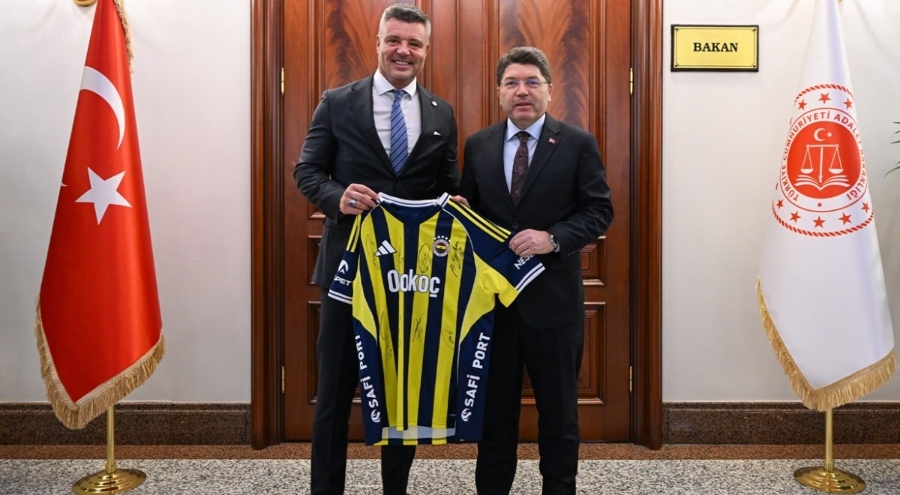 Fenerbahçe'den Bakan Tunç'a hediye edilen formayla ilgili açıklama
