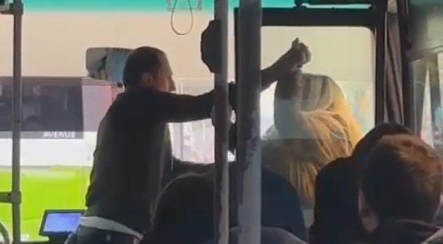 Adana'da şoför ve kadın yolcu birbirlerine saldırdı