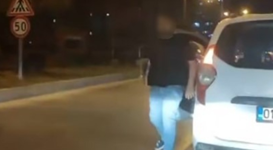 Trafikte tartıştığı sürücüye yumruk attı