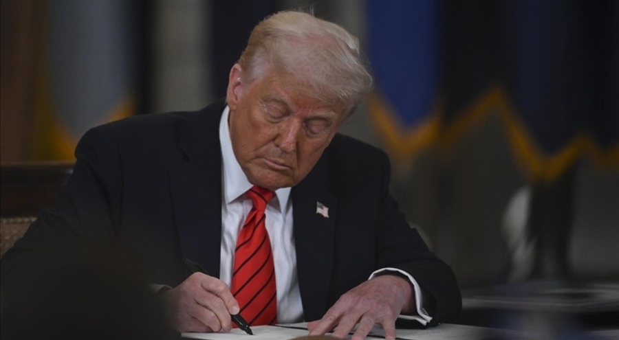 Trump, Suriye yaptırımlarını kaldıran savunma bütçesini imzaladı