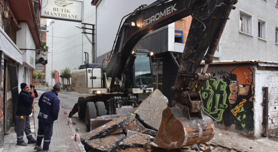 Gemlik'te yol çalışmaları sürüyor