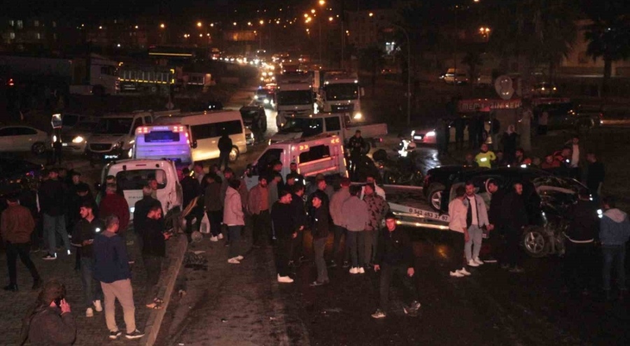 Ortalık savaş alanına döndü! Freni boşalan vinç 6 aracı biçti
