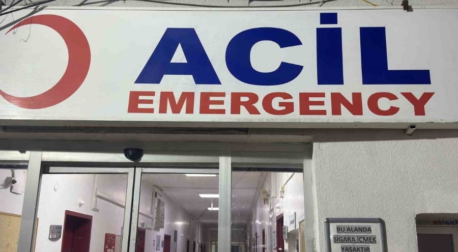 Liseliler arasında bıçaklı kavga: 2 öğrenci yaralandı