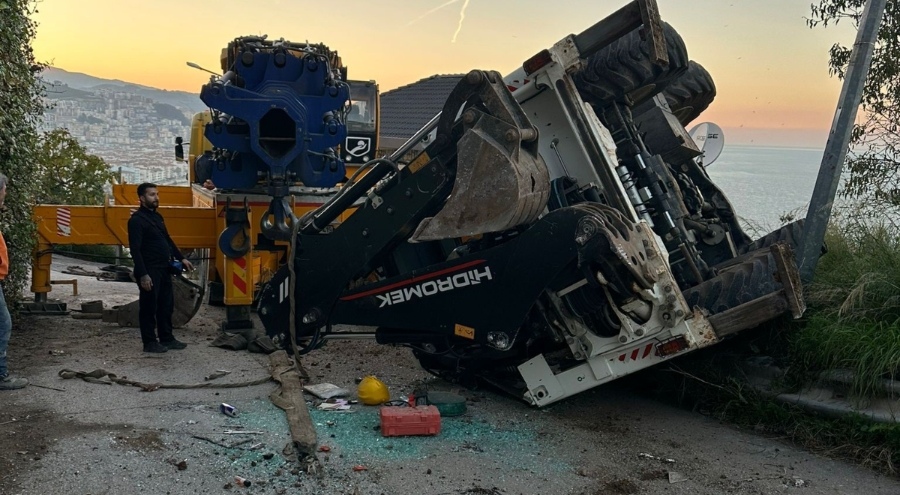 Bursa'da kepçenin vinçten düştüğü anların görüntüsü ortaya çıktı!