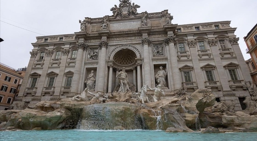 Roma'nın tarihi Trevi Çeşmesi'ni ziyaret etmek ücretli olacak