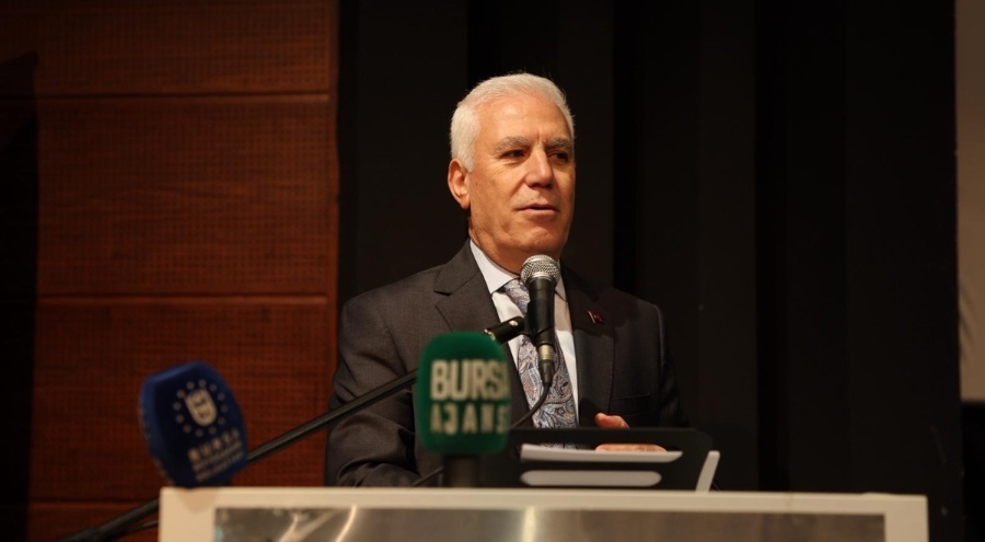 Bursa Büyükşehir Belediye Başkanı Mustafa Bozbey'den gençlere 'Hayal kurun' tavsiyesi