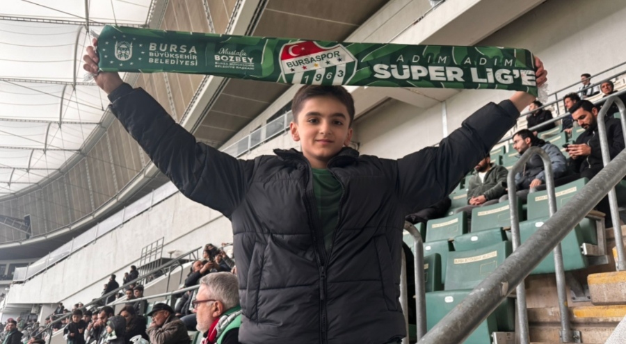 Bursa Büyükşehir Belediyesi, gençleri Bursaspor tribünleriyle buluşturmaya devam ediyor