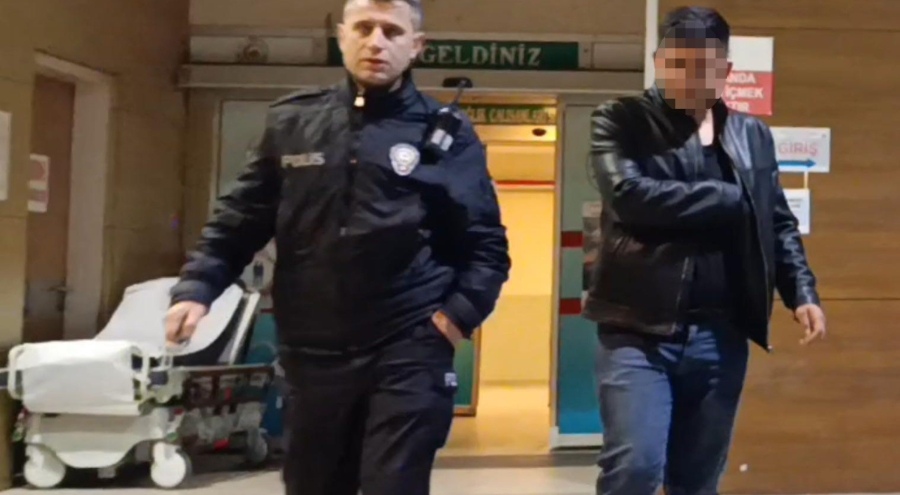 Bursa'da alkollü sürücü kamyonet ile 3 araca çarptı!