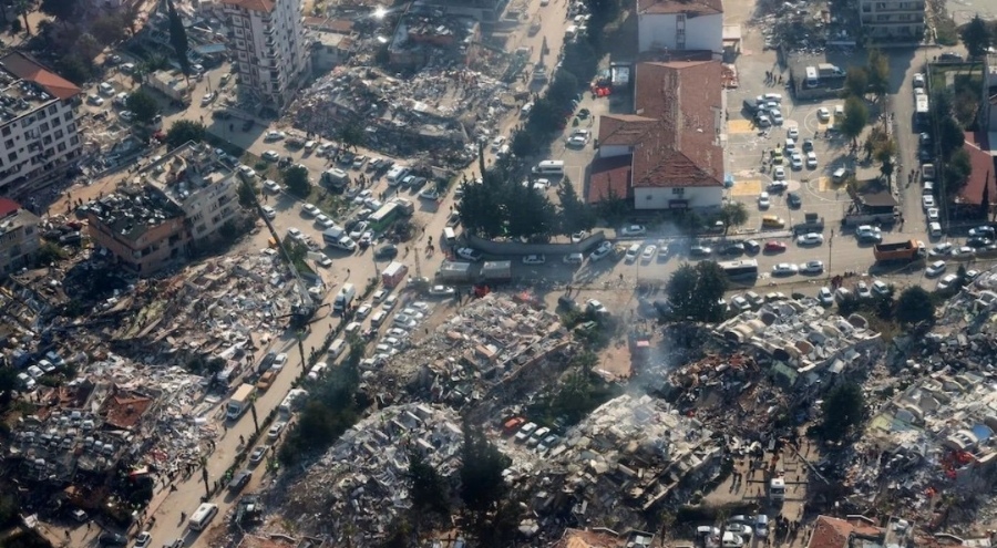 Depremzede ailelerden Meclis'te çağrı: "53 bin kişinin sorumluları affedilmesin"