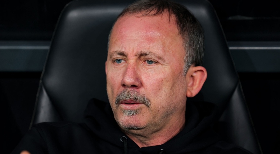 Beşiktaş teknik direktörü Sergen Yalçın: "Zor ve sorunlarla boğuştuğumuz bir ilk devre geçirdik"