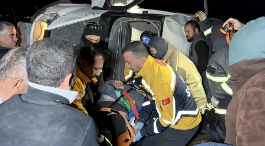 Adıyaman'da kontrolden çıkan minibüs, şarampole devrildi: Yaralılar var