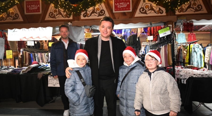 Yeni Yıl Festivali'nde Osmangazi Belediye Başkanı Erkan Aydın vatandaşlarla buluştu