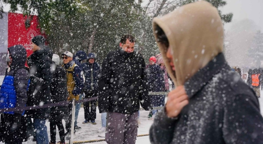 Meteoroloji tarih verdi: Ankara ve İstanbul'u kar vuracak