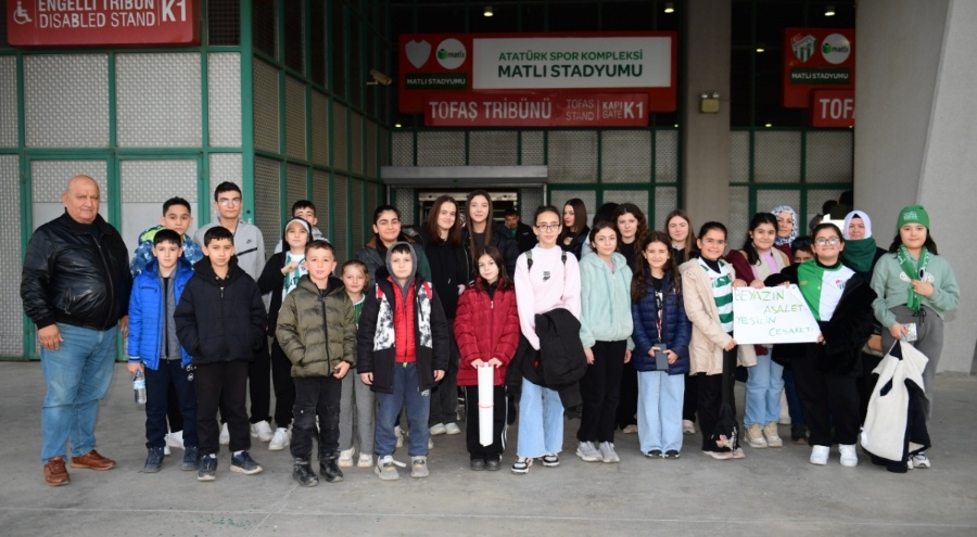 Bursaspor'a destek veren Osmangazili çocuklar, heyecan dolu anlar yaşadı