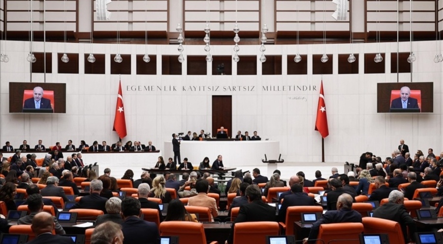 CHP ve AK Parti vekiller arasında gergin anlar: TBMM'de 2026 yılı bütçesi kabul edildi