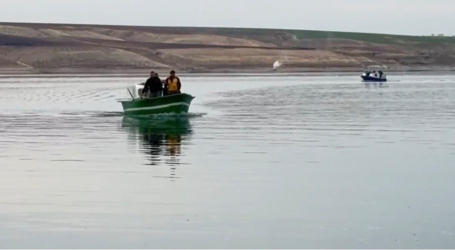 Baraj gölünde tekne alabora oldu: 5 kişiden 1'i kayıp