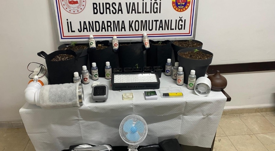 Bursa'da zehir tacirlerine darbe üstüne darbe! Çok sayıda uyuşturucu madde ele geçirildi...